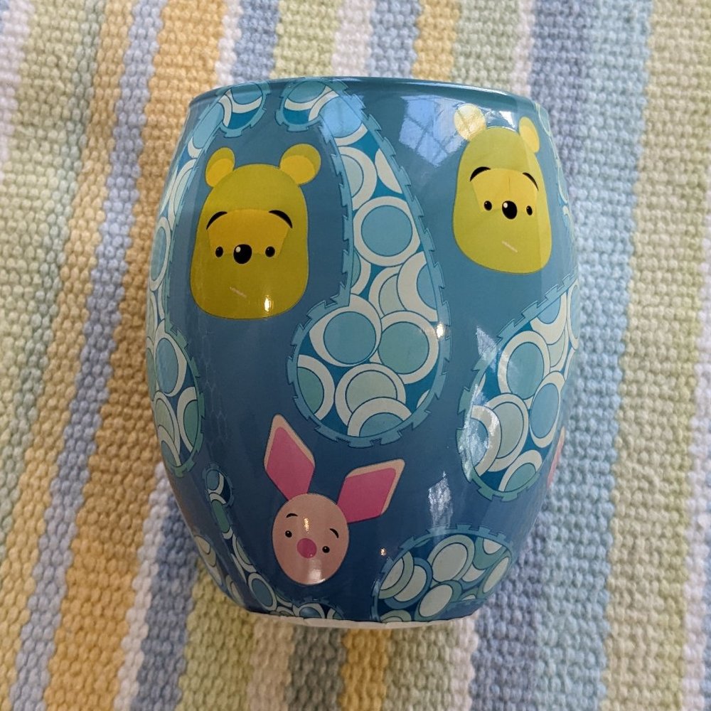 PRICE DROP ↓  Vintage Y2K Winnie the Pooh Glow-in-the-dark Candle
